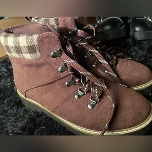 Winter shoes size 6